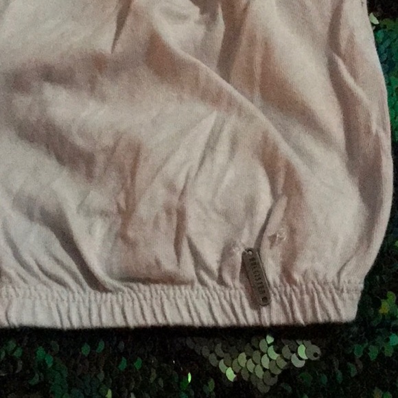 3/$20 HOLLISTER sz MEDIUM - Picture 4 of 4